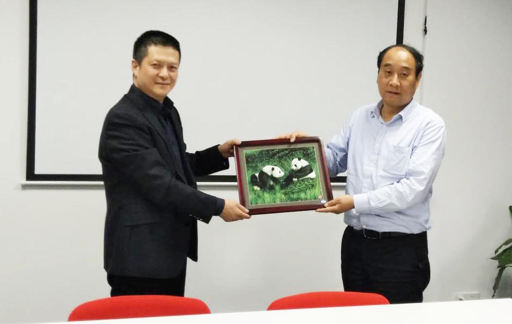 安徽馬鞍山市當(dāng)涂縣長(zhǎng)帶隊(duì)考察東方龍商務(wù),達(dá)成委托招商合作意向 安徽馬鞍山市當(dāng)涂縣長(zhǎng)帶隊(duì)考察東方龍商務(wù),達(dá)成委托招商合作意向