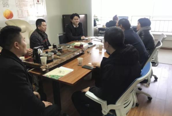 陪同政府園區(qū)對接考察食品飲料加工投資選址項(xiàng)目，將進(jìn)一步推進(jìn)項(xiàng)目落地