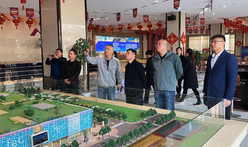 陪同政府園區(qū)對(duì)接考察大型商貿(mào)物流中心投資選址項(xiàng)目，明確合作重點(diǎn)，堅(jiān)實(shí)合作基礎(chǔ)