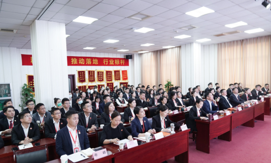 以“四輪驅(qū)動(dòng)”為核心，保持健康發(fā)展態(tài)勢(shì)！東方龍商務(wù)集團(tuán)4月份月度總結(jié)會(huì)圓滿舉行