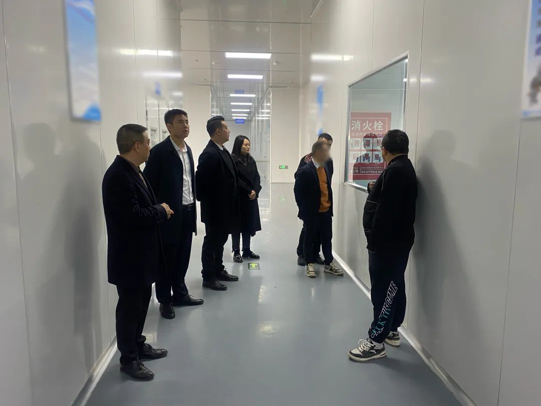 華為、蘋果等知名企業(yè)優(yōu)質合作商！專精特新觸控顯示屏擴建投資選址項目方反向考察四川某地方政府