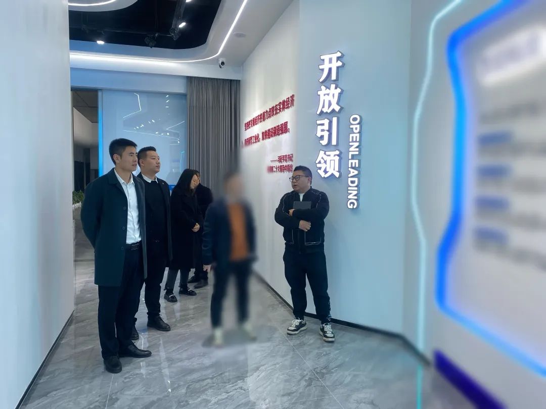 華為、蘋果等知名企業(yè)優(yōu)質合作商！專精特新觸控顯示屏擴建投資選址項目方反向考察四川某地方政府