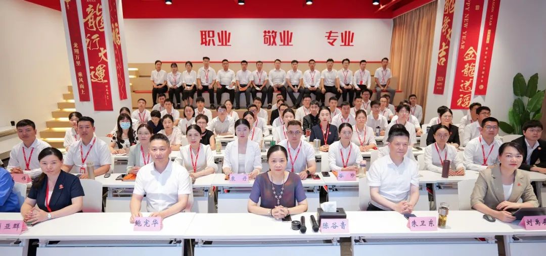 無懼高溫“烤”驗(yàn)，催化項(xiàng)目落地火熱進(jìn)行時(shí)！7月下旬，集團(tuán)共37個(gè)優(yōu)質(zhì)投資選址項(xiàng)目通過評估
